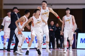 问鼎娱乐网站 -转折点！阿森纳官宣签约，CBA常规赛集结日攻防权衡，更衣室稳定，训练强度明显提升的简单介绍